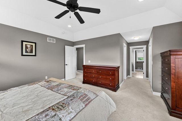 2074 Shannon Oaks Boulevard NE, Rochester, MN 55906