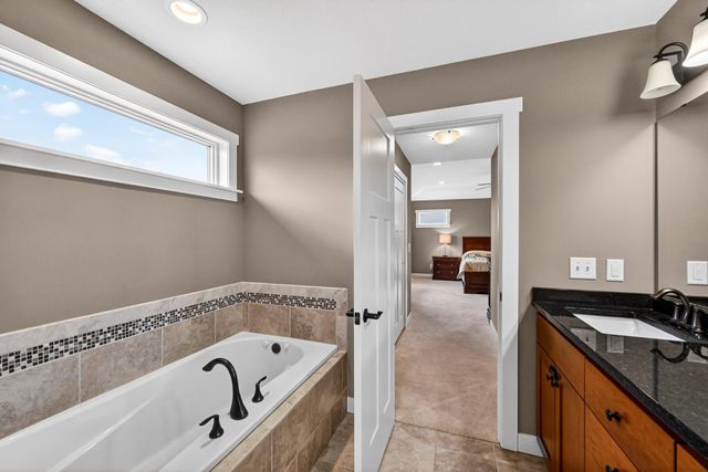 2074 Shannon Oaks Boulevard NE, Rochester, MN 55906