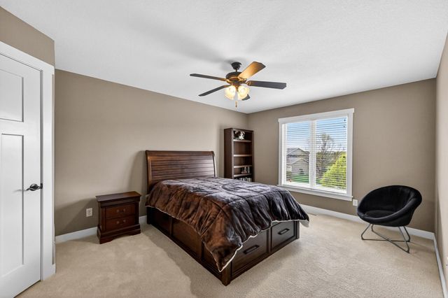 2074 Shannon Oaks Boulevard NE, Rochester, MN 55906