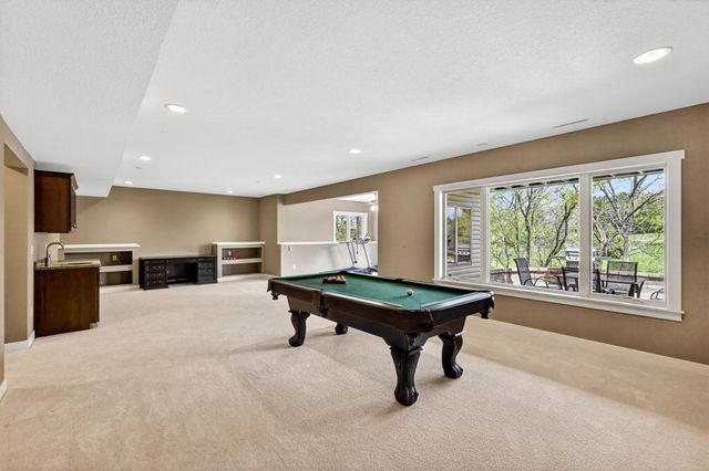 2074 Shannon Oaks Boulevard NE, Rochester, MN 55906
