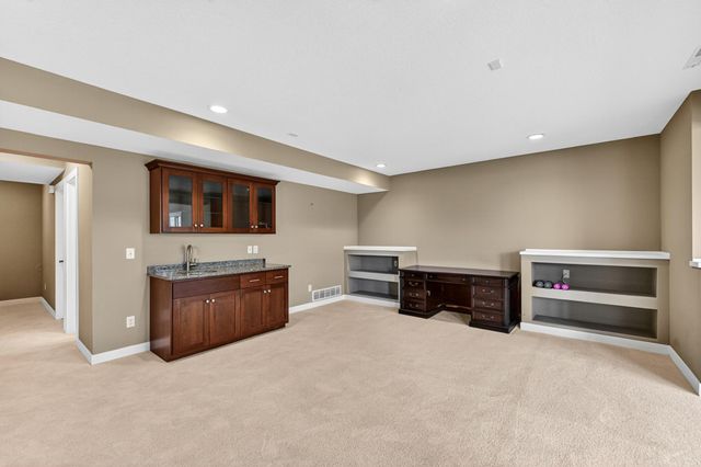2074 Shannon Oaks Boulevard NE, Rochester, MN 55906
