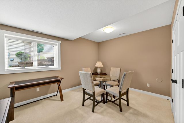2074 Shannon Oaks Boulevard NE, Rochester, MN 55906