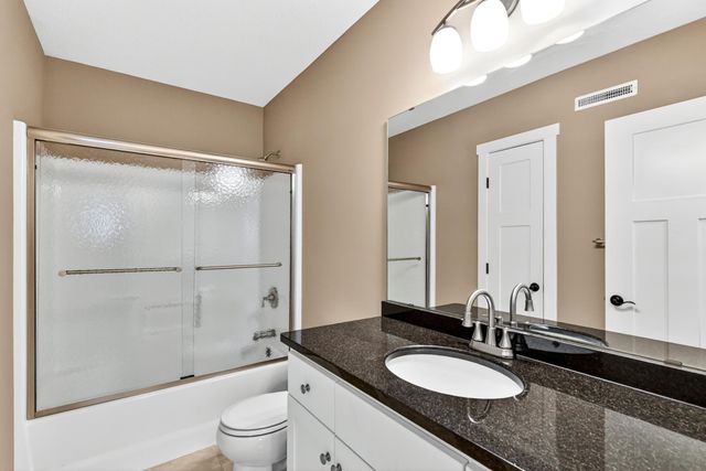 2074 Shannon Oaks Boulevard NE, Rochester, MN 55906