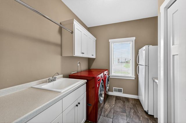 2074 Shannon Oaks Boulevard NE, Rochester, MN 55906