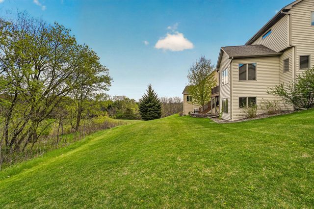 2074 Shannon Oaks Boulevard NE, Rochester, MN 55906
