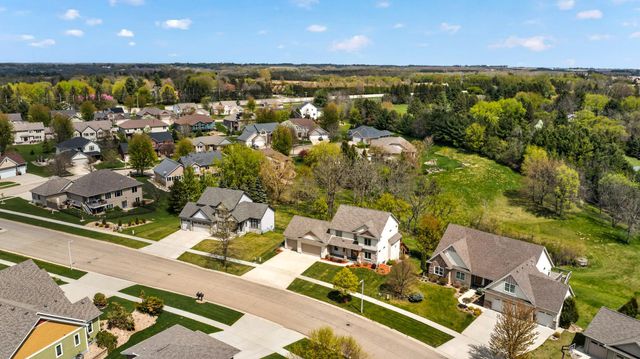 2074 Shannon Oaks Boulevard NE, Rochester, MN 55906