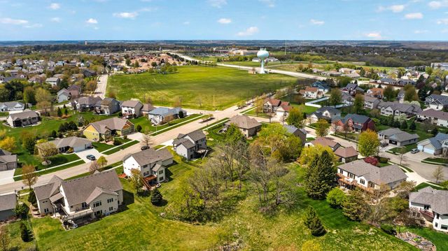 2074 Shannon Oaks Boulevard NE, Rochester, MN 55906