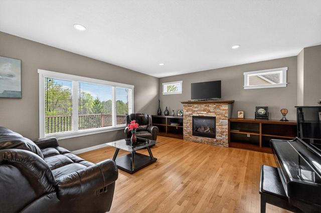 2074 Shannon Oaks Boulevard NE, Rochester, MN 55906