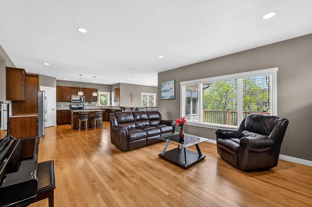 2074 Shannon Oaks Boulevard NE, Rochester, MN 55906