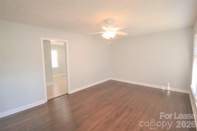 3844 Crestridge Drive, Charlotte, NC 28217