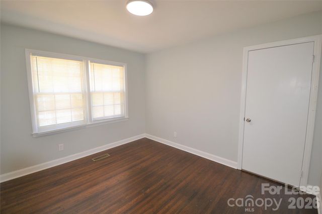 3844 Crestridge Drive, Charlotte, NC 28217