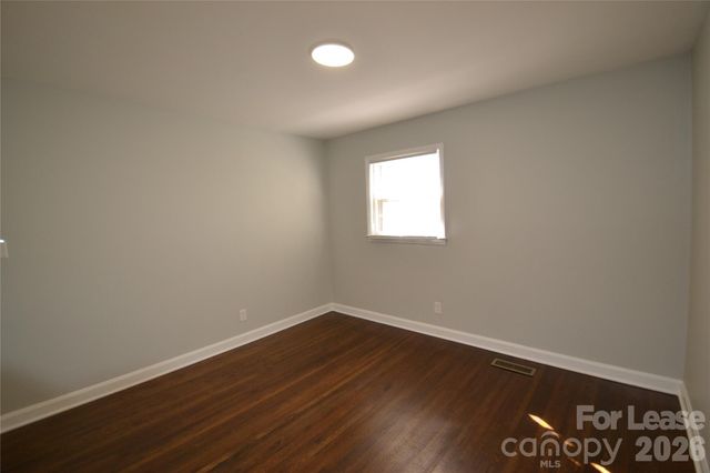 3844 Crestridge Drive, Charlotte, NC 28217