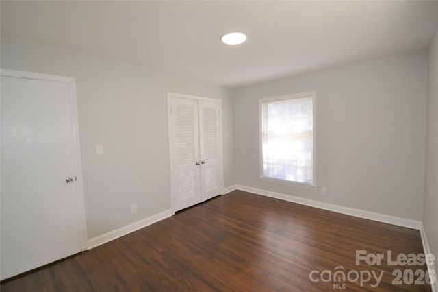 3844 Crestridge Drive, Charlotte, NC 28217