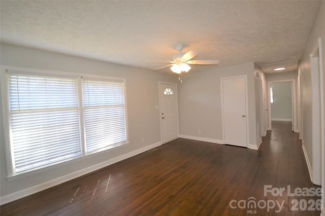 3844 Crestridge Drive, Charlotte, NC 28217