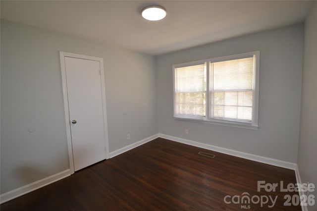 3844 Crestridge Drive, Charlotte, NC 28217