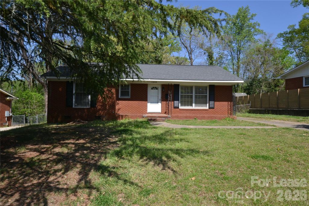 3844 Crestridge Drive, Charlotte, NC 28217