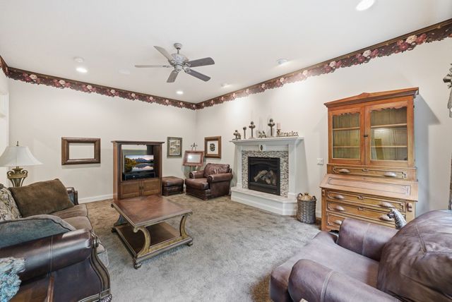 2988 NW 75th Place, Ankeny, IA 50023