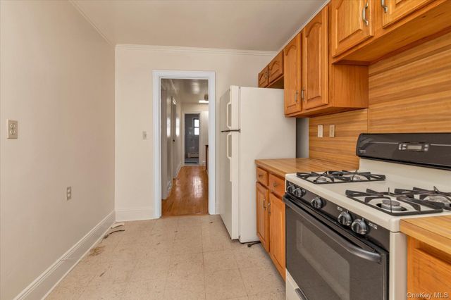 6204 Ellwell Crescent, Rego Park, NY 11374