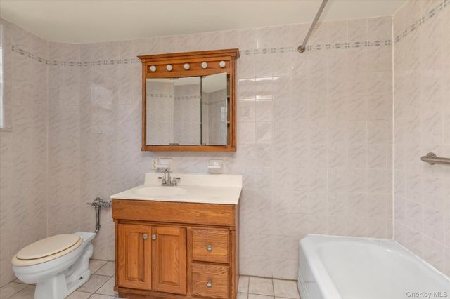 6204 Ellwell Crescent, Rego Park, NY 11374