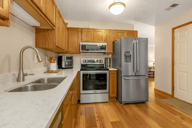 372 Gironde Court, Woodbury, MN 55125
