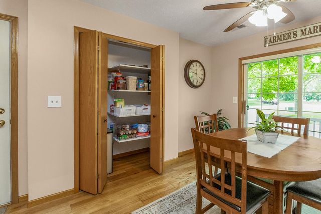 372 Gironde Court, Woodbury, MN 55125