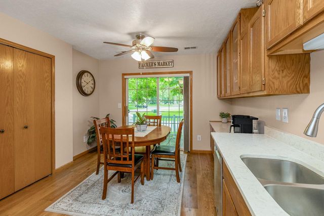 372 Gironde Court, Woodbury, MN 55125