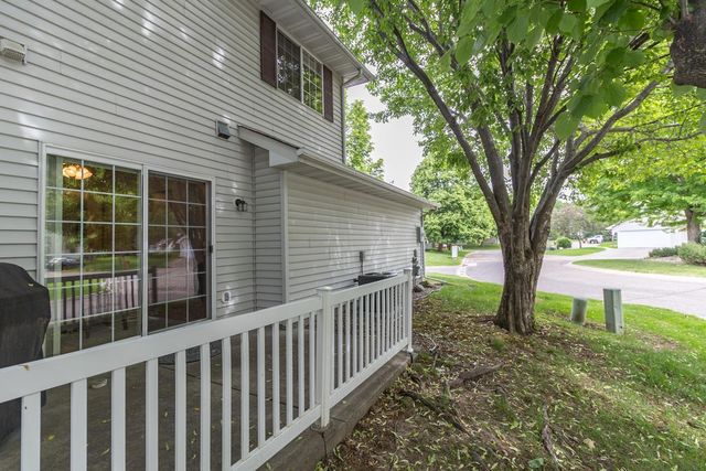 372 Gironde Court, Woodbury, MN 55125