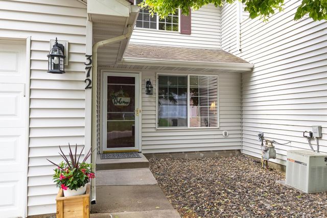372 Gironde Court, Woodbury, MN 55125