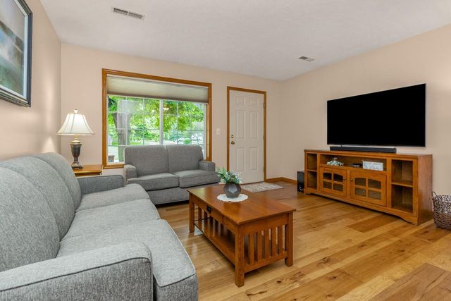 372 Gironde Court, Woodbury, MN 55125
