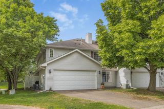 372 Gironde Court, Woodbury, MN 55125