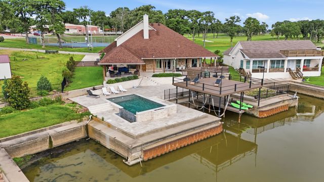 19022 Tennis Court Drive, Kemp, TX 75143