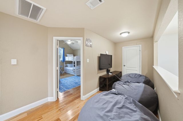 19022 Tennis Court Drive, Kemp, TX 75143
