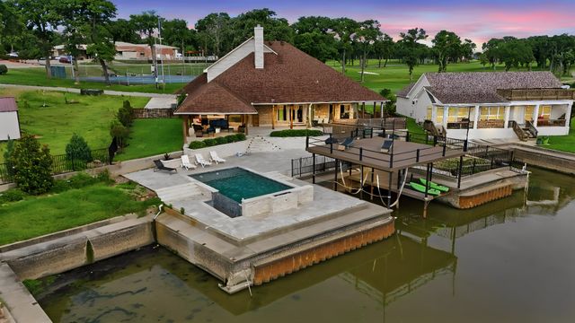 19022 Tennis Court Drive, Kemp, TX 75143