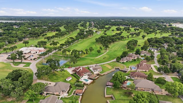 19022 Tennis Court Drive, Kemp, TX 75143