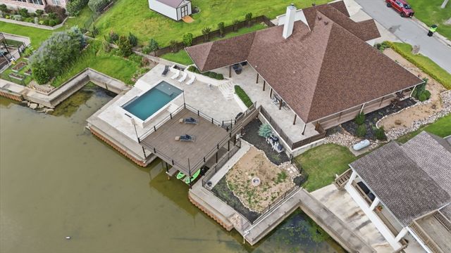 19022 Tennis Court Drive, Kemp, TX 75143