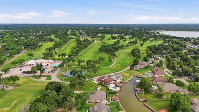 19022 Tennis Court Drive, Kemp, TX 75143