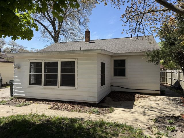1060 Green Street, Muskegon, MI 49442