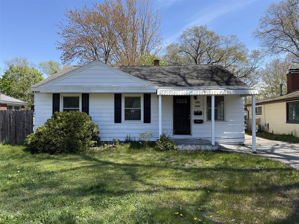 1060 Green Street, Muskegon, MI 49442