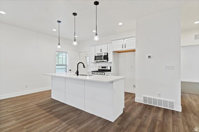 866 CAHOON CIR, Ogden, UT 84401