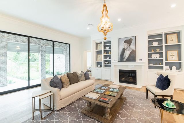 5916 Cottage Grove Lake Drive, Houston, TX 77007