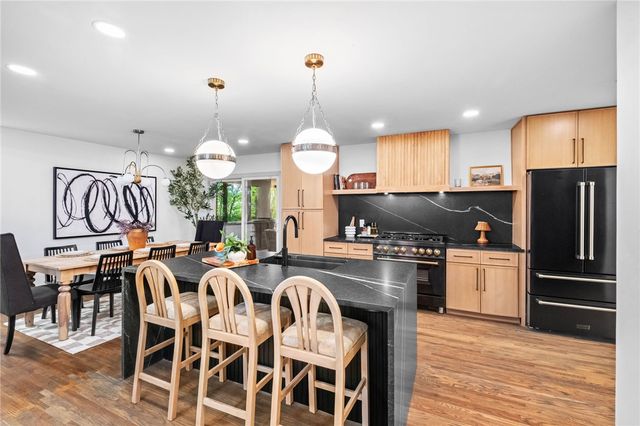 1286 S Curtis Avenue, Pea Ridge, AR 72751