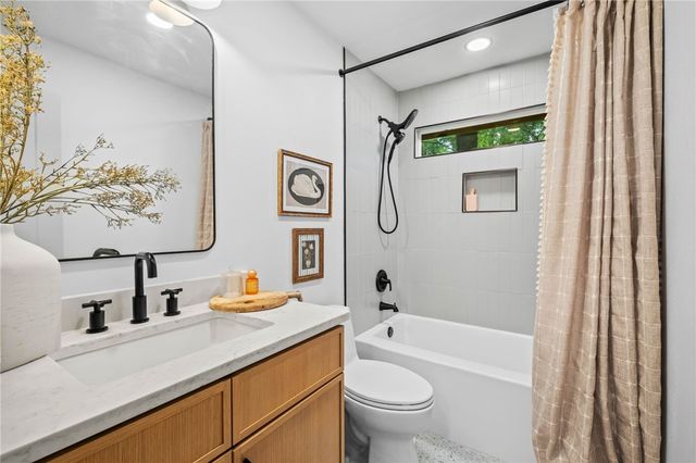 1286 S Curtis Avenue, Pea Ridge, AR 72751