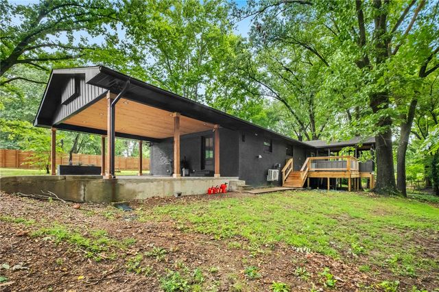 1286 S Curtis Avenue, Pea Ridge, AR 72751