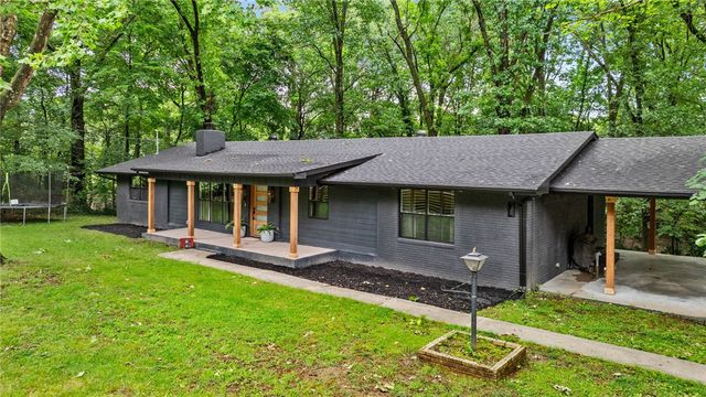1286 S Curtis Avenue, Pea Ridge, AR 72751