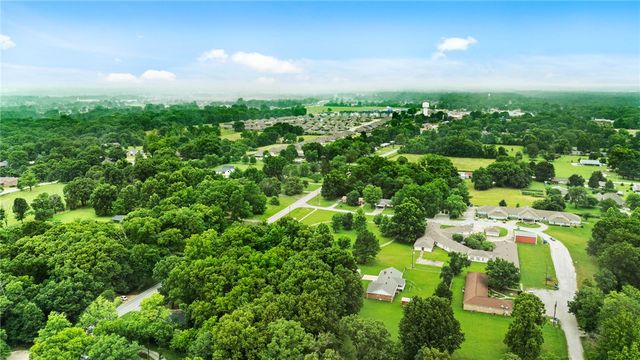 1286 S Curtis Avenue, Pea Ridge, AR 72751