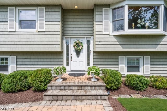 946 Country Club Rd, Bridgewater Twp., NJ 08807
