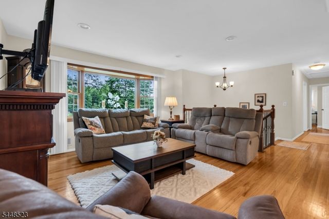 946 Country Club Rd, Bridgewater Twp., NJ 08807