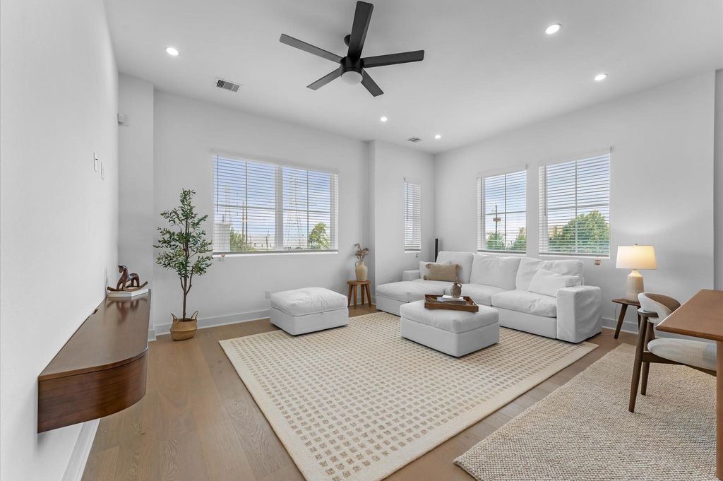 4325 Arlington Street, Houston, TX 77022