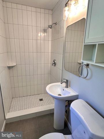 322 N GORDON ST, Alexandria, VA 22304