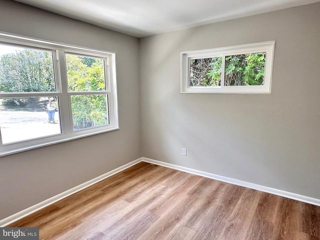 322 N GORDON ST, Alexandria, VA 22304